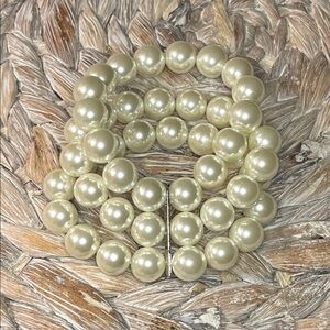 Elegant‎ Cream Pearl Bracelet